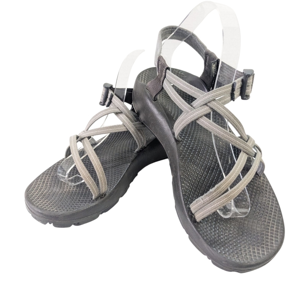 Chaco's women strappy summer, resort sandal.  Vibrant sole 10 based on measures